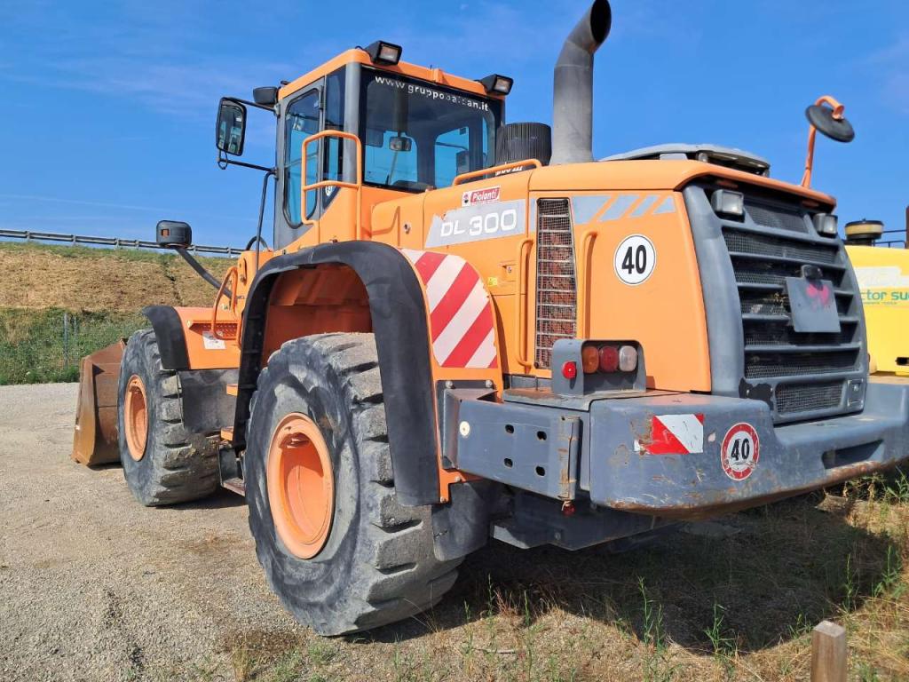 Doosan DL300 Foto 2