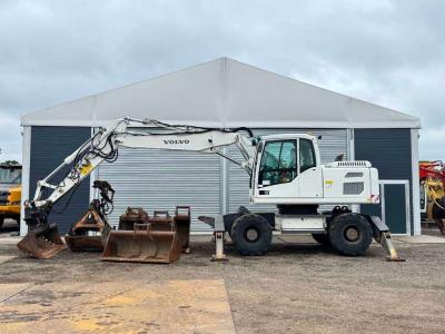 Volvo EW160D - 3 Buckets + 1 Grappler! / Triple Boom in vendita da Boss Machinery