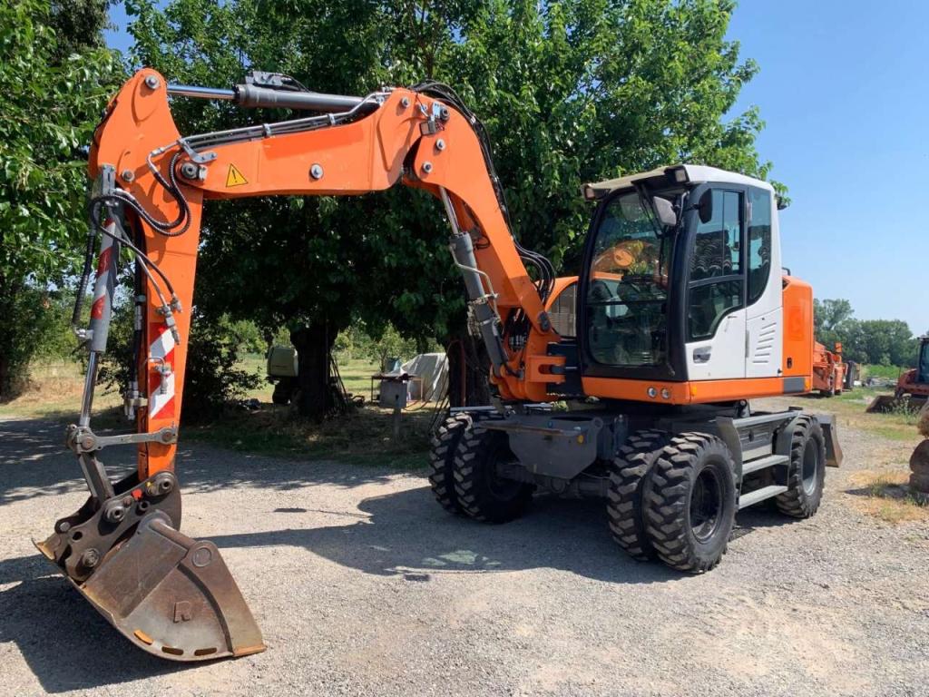 Liebherr A910 COMPACT Foto 1