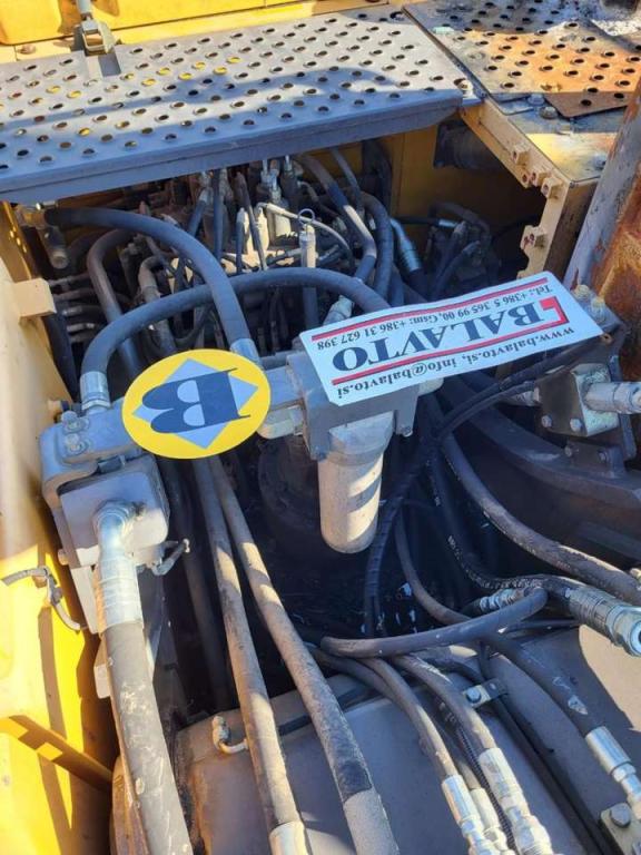 Volvo main control valve 14577600 for Volvo EC220D, EC235C, EC235D... Foto 2