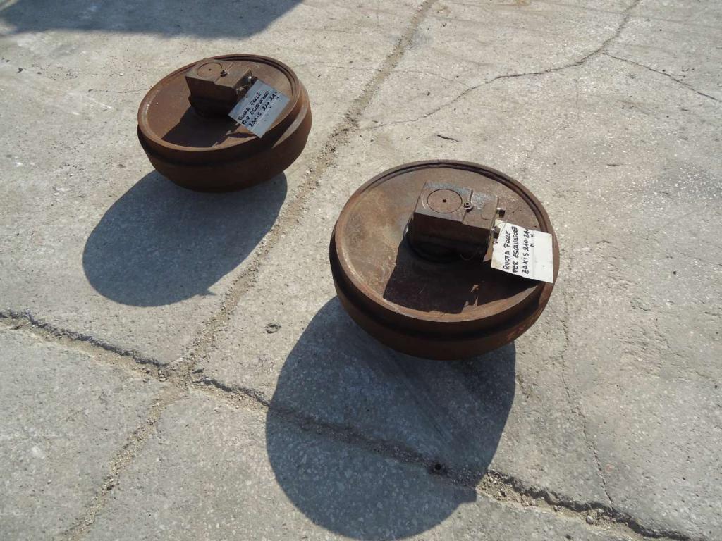 Ruota folle per Hitachi ZAXIS 210N - 240N Foto 2