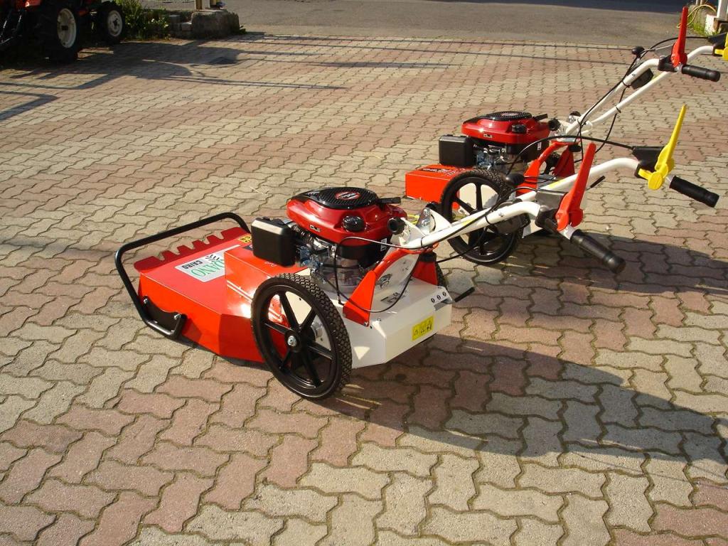 Tekna TRIMMER SFALCIATUTTO SEMOVENTE CON RUOTE MOTRICI TEKNA TR 60 Foto 13