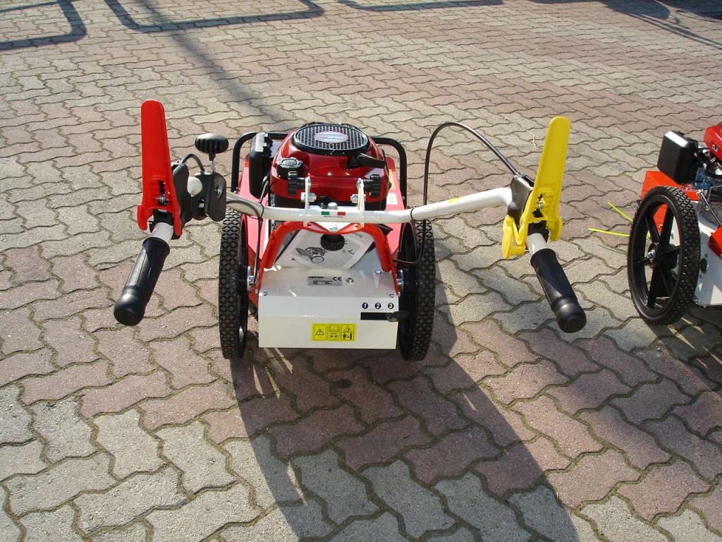 Tekna TRIMMER SFALCIATUTTO SEMOVENTE CON RUOTE MOTRICI TEKNA TR 60 Foto 14