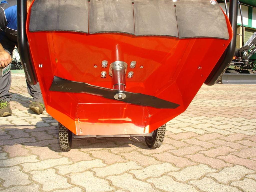 Tekna TRIMMER SFALCIATUTTO SEMOVENTE CON RUOTE MOTRICI TEKNA TR 60 Foto 18