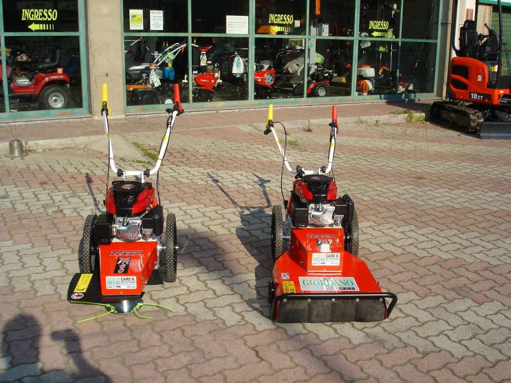 Tekna TRIMMER SFALCIATUTTO SEMOVENTE CON RUOTE MOTRICI TEKNA TR 60 Foto 20