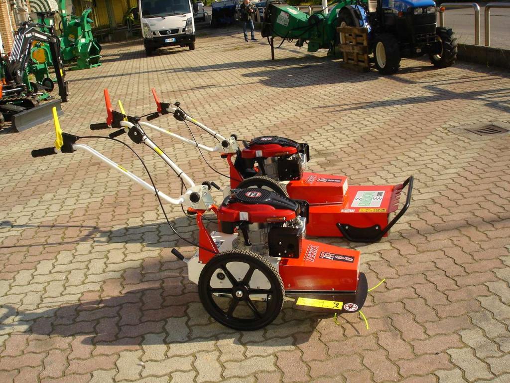 Tekna TRIMMER SFALCIATUTTO SEMOVENTE CON RUOTE MOTRICI TEKNA TR 60 Foto 22