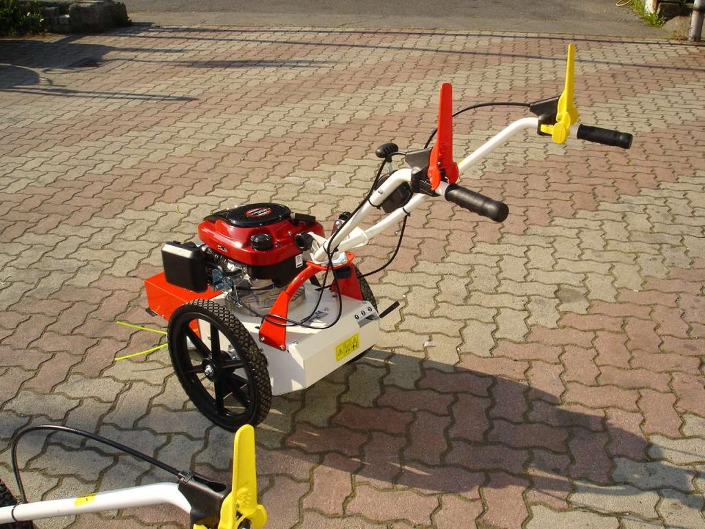 Tekna TRIMMER SFALCIATUTTO SEMOVENTE CON RUOTE MOTRICI TEKNA TR 60 Foto 4
