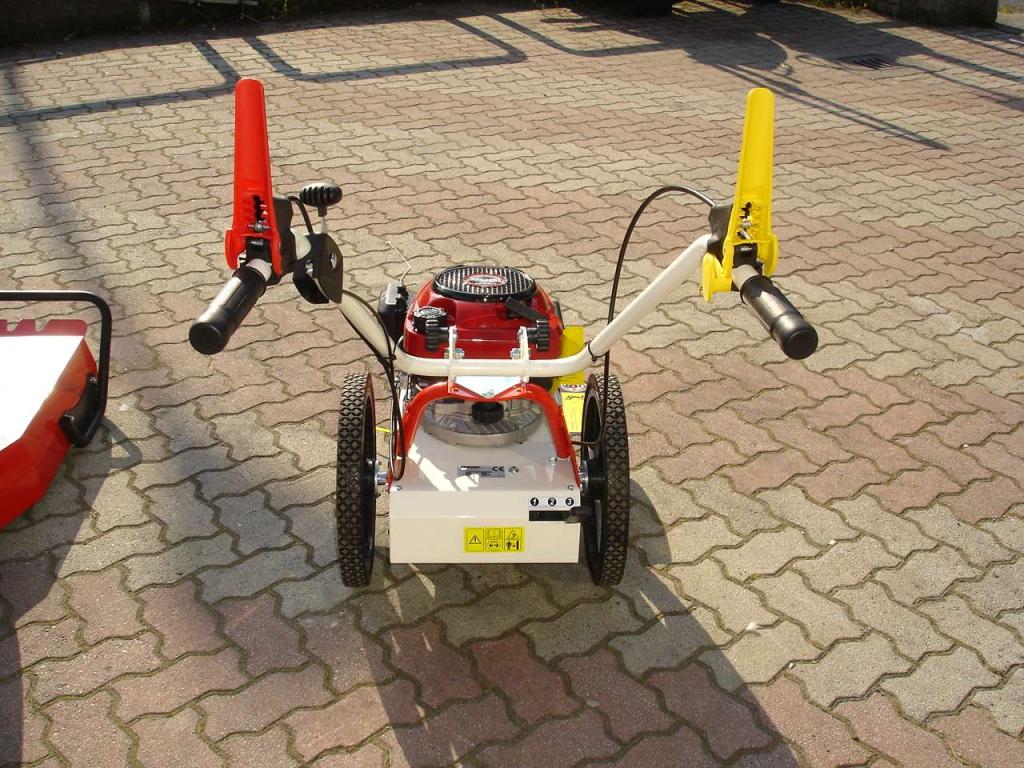 Tekna TRIMMER SFALCIATUTTO SEMOVENTE CON RUOTE MOTRICI TEKNA TR 60 Foto 5