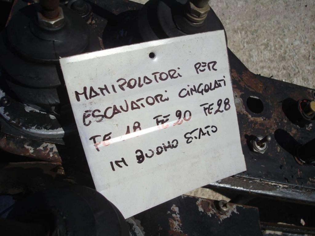 Manipolatore per Fiat Allis FE18-FE20-FE28 Foto 4