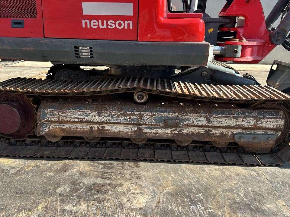Neuson 8002 Foto 4