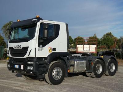 Iveco trakker 500 in vendita da Effretti Srl