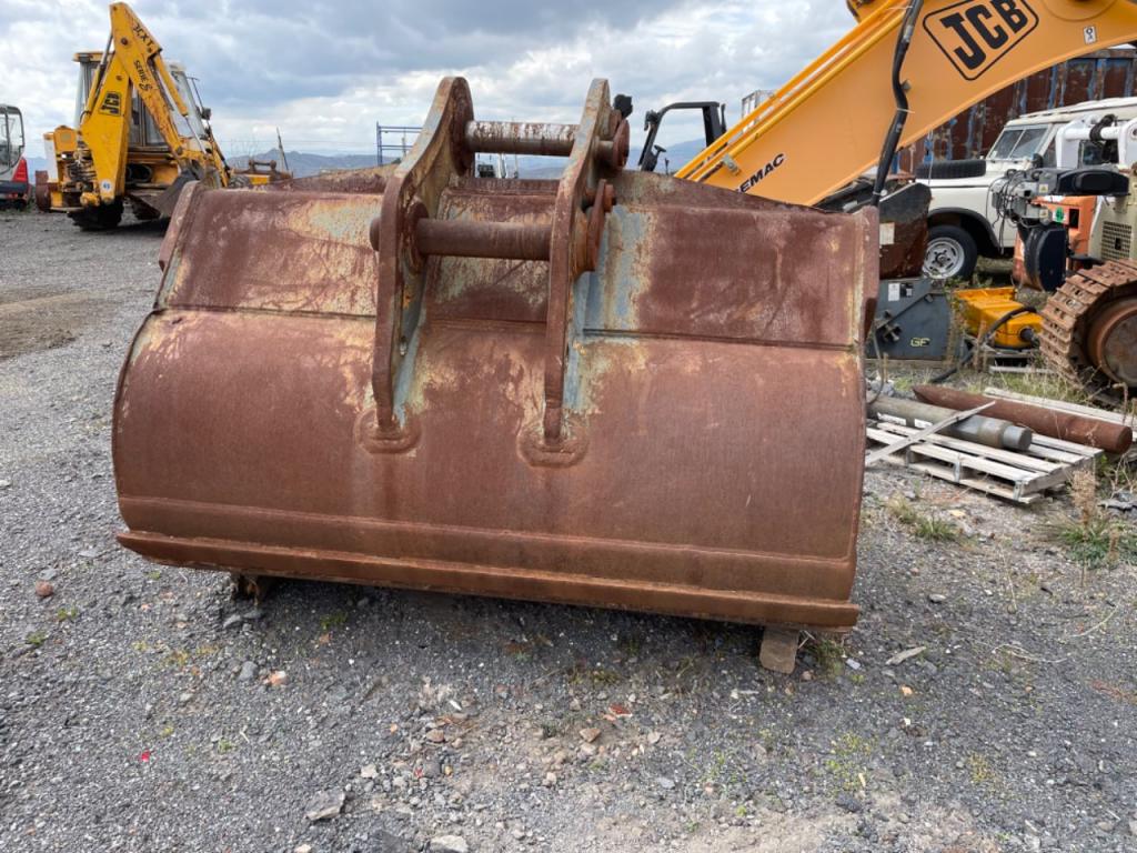 Hitachi 470 Foto 1