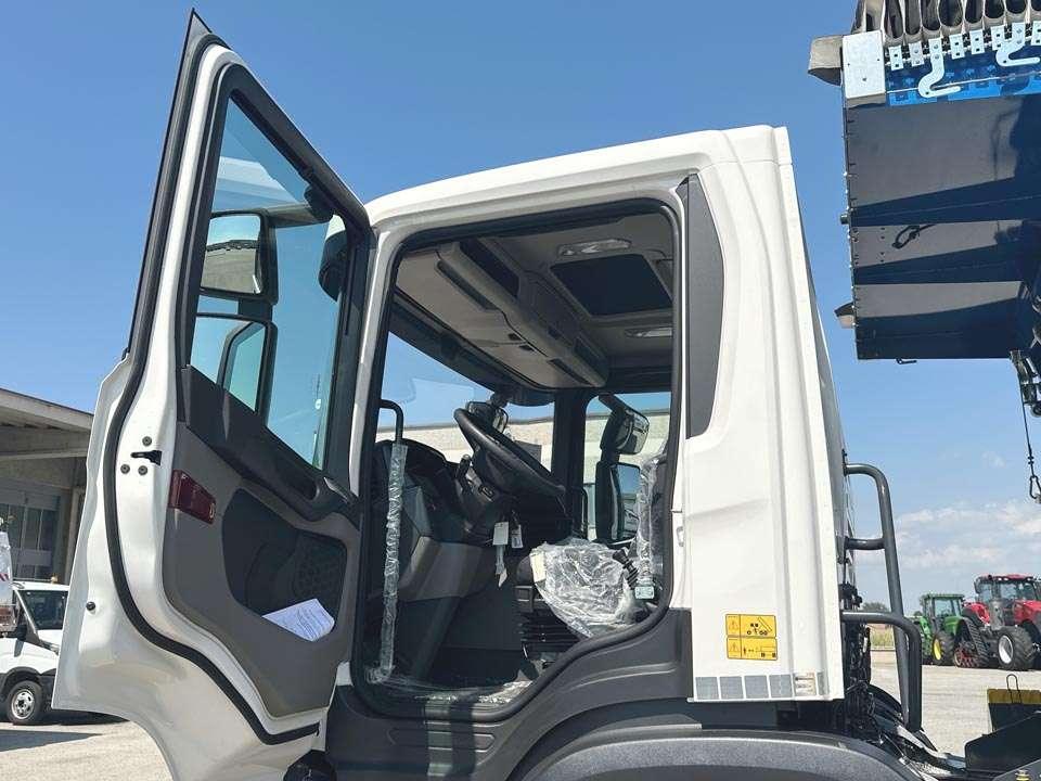 Scania P500 XT 8x4 Foto 16