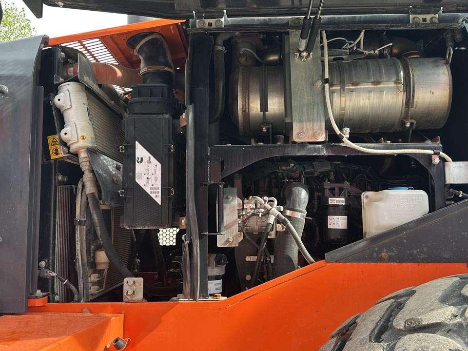 Hitachi ZW180-6 Foto 12