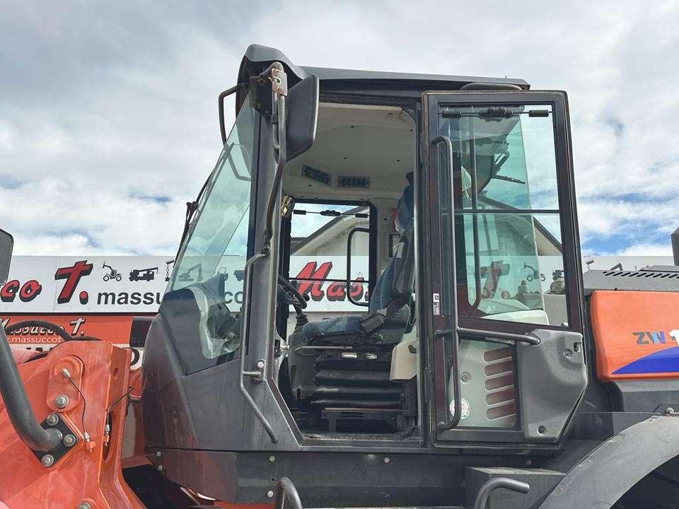 Hitachi ZW180-6 Foto 14