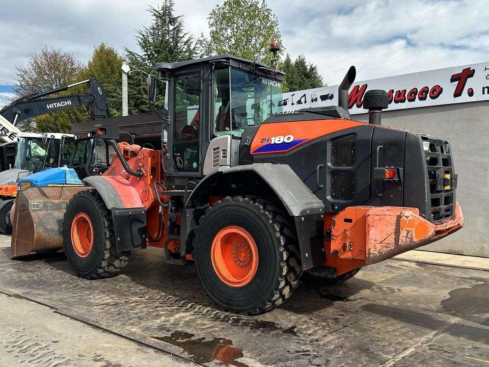 Hitachi ZW180-6 Foto 3