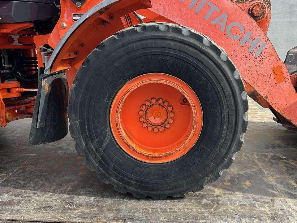 Hitachi ZW180-6 Foto 7