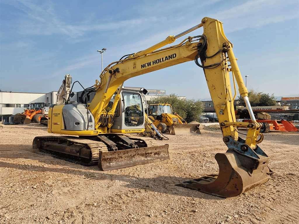 New Holland E135BSR-2 Foto 1