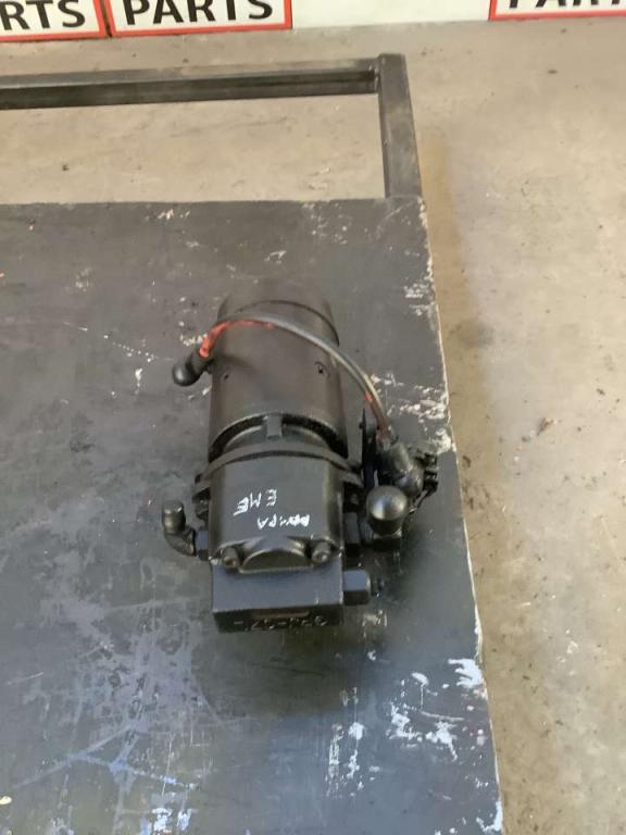 Pompa idraulica di emergenza per Hitachi ZW250-6 Foto 2