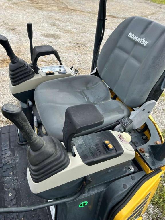 Komatsu PC16 R hs Foto 2