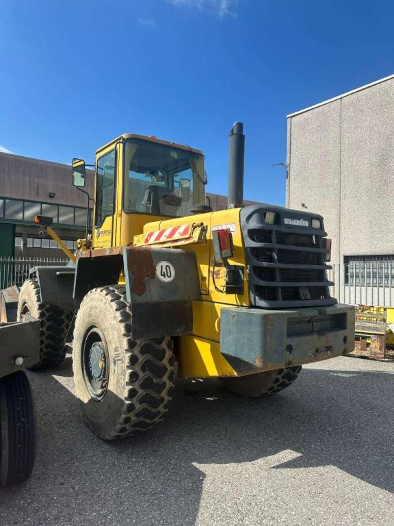 Komatsu WA270 Foto 3