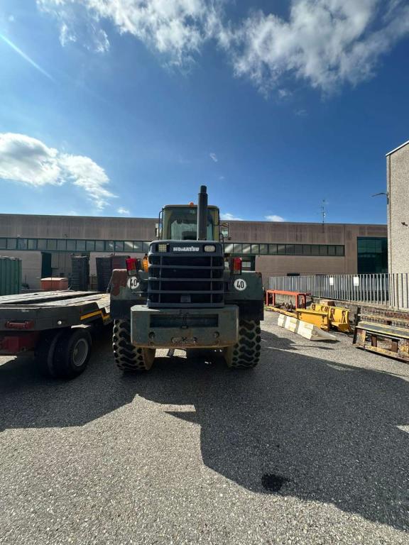 Komatsu WA270 Foto 4