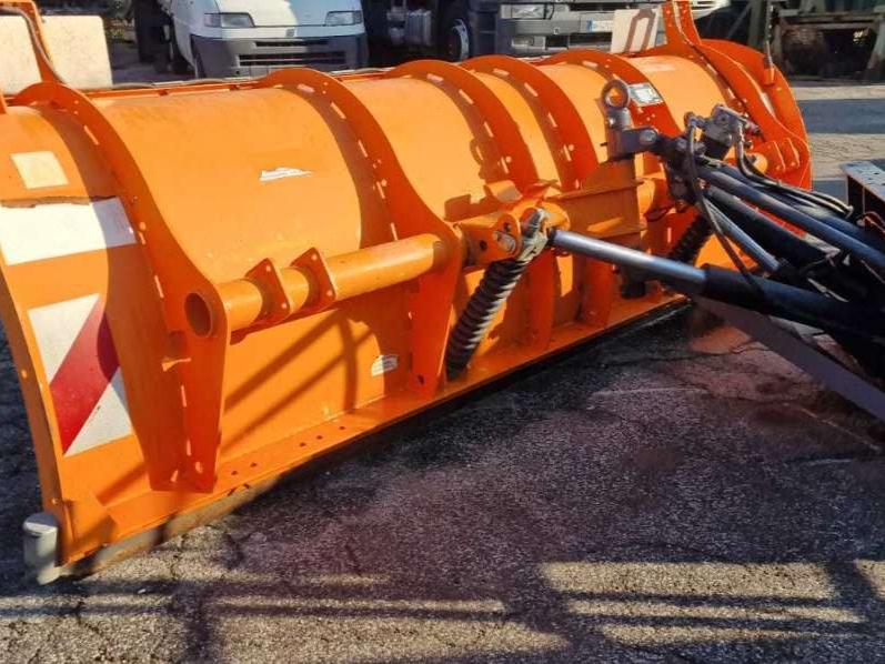 Bucher LM32 Foto 2