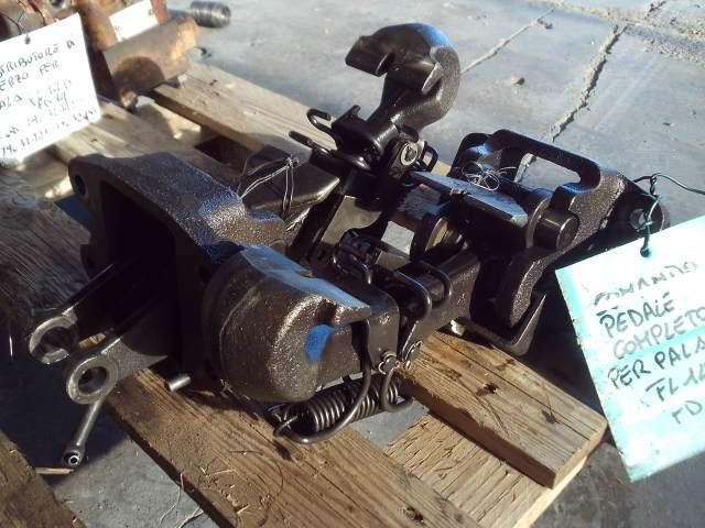 Comando pedale per Fiat Allis FL14D - FD14 Foto 3