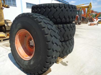 Pneumatico con Cerchio per Fiat Hitachi W130 - MISURA 20.5 R25 in vendita da OLM 90 Srl