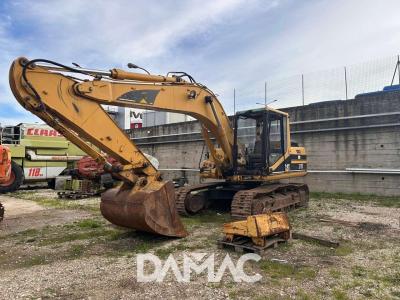 Caterpillar 318B in vendita da DAMAC