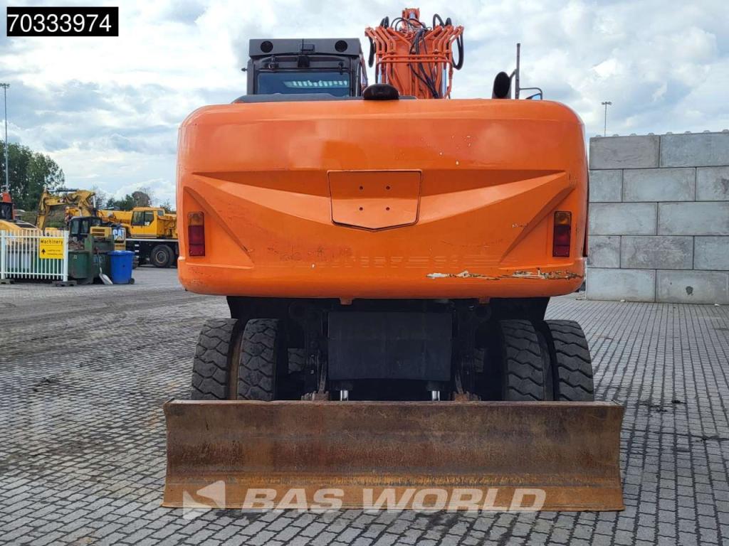 Hitachi ZX210W -3 Foto 3