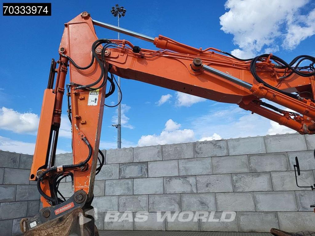 Hitachi ZX210W -3 Foto 8