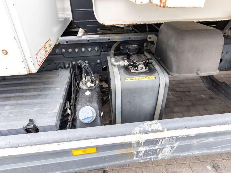 Mercedes-Benz ATEGO 1624 L + HIAB Foto 22