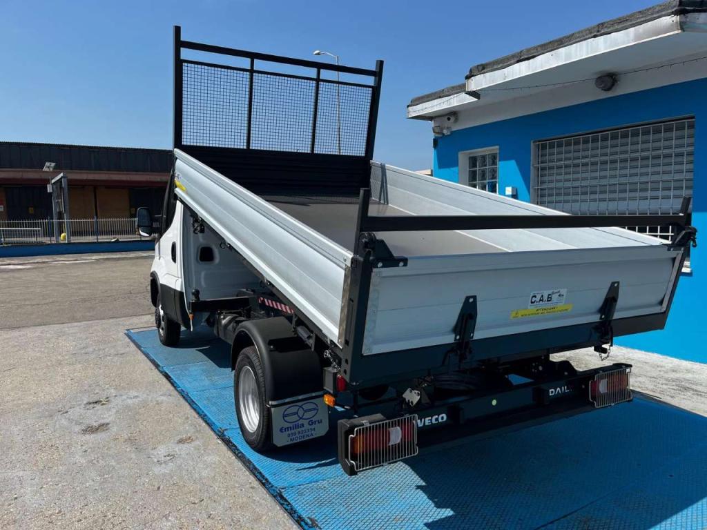 Iveco Daily 35-160 concassone ribaltabile trilaterale Foto 6