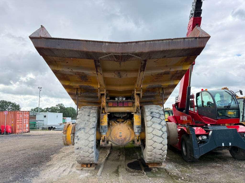 Komatsu HD605-5 **Engine broken** Spare parts for sale! Foto 4