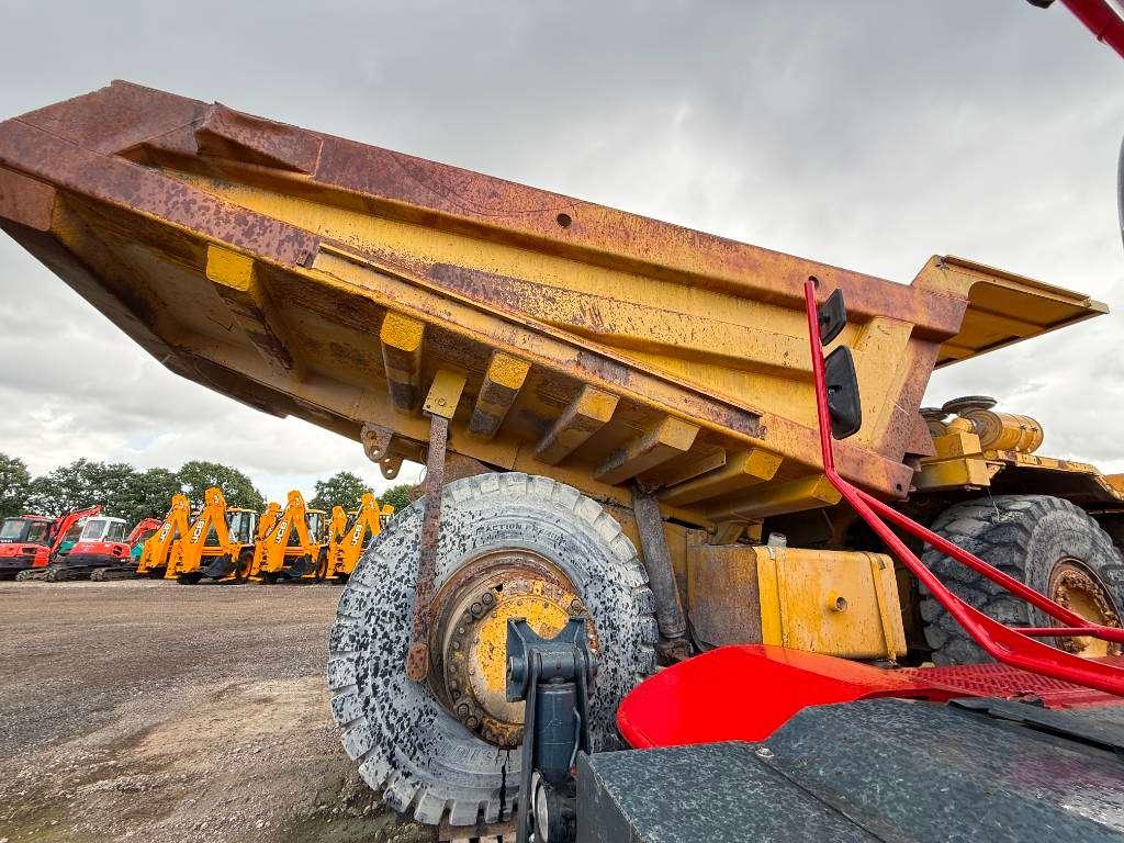 Komatsu HD605-5 **Engine broken** Spare parts for sale! Foto 6