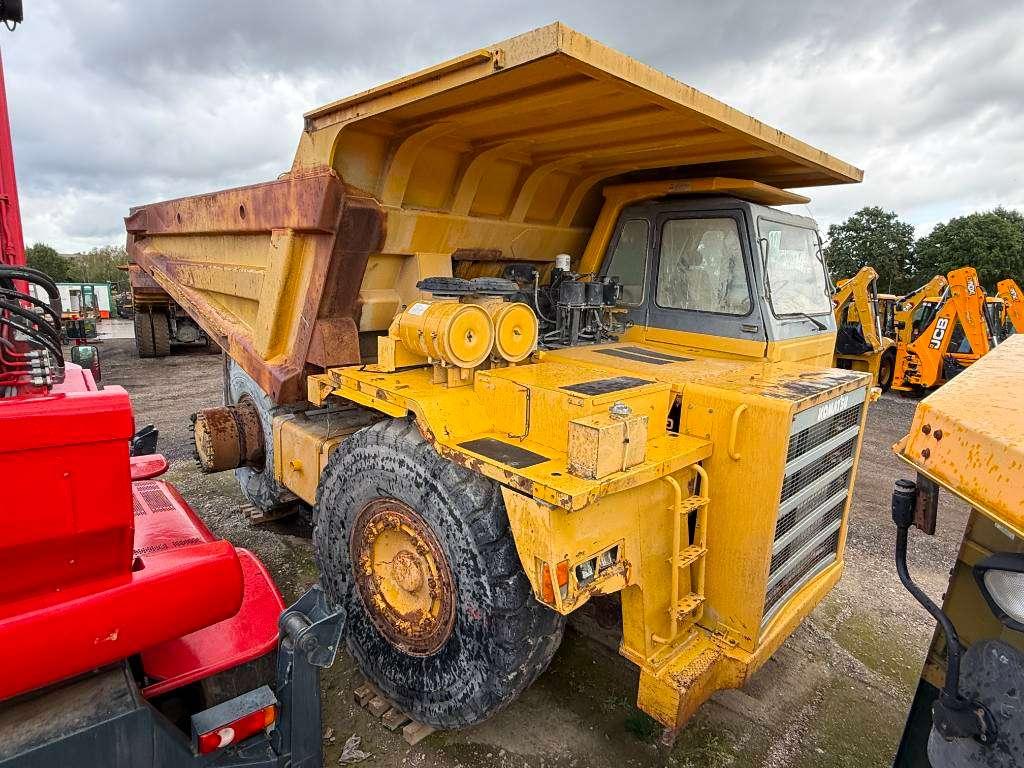 Komatsu HD605-5 **Engine broken** Spare parts for sale! Foto 7