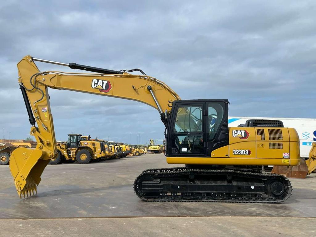 Caterpillar 323D3 Foto 1