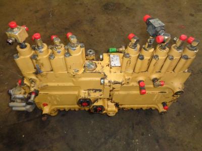 Distributore idraulico per Caterpillar 322 B in vendita da PRV Ricambi Srl