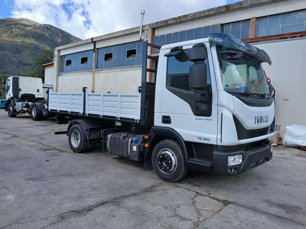 Iveco EUROCARGO 75-210 Foto 1