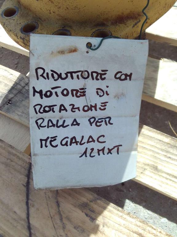 Riduttore di rotazione ralla per Mecalac 12MXT Foto 5