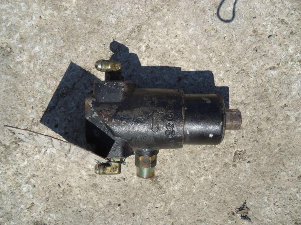 Supporto filtro servocomandi per Fiat Kobelco W270 Foto 1