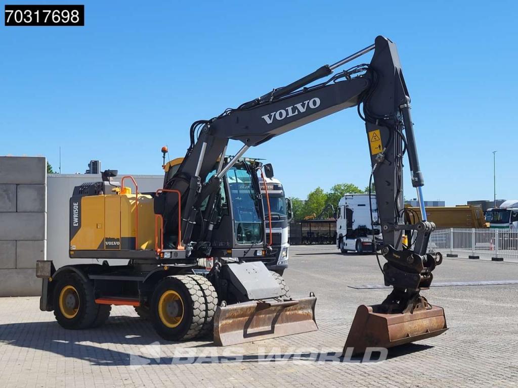 Volvo EWR150 E Outriggers + Blade Foto 10