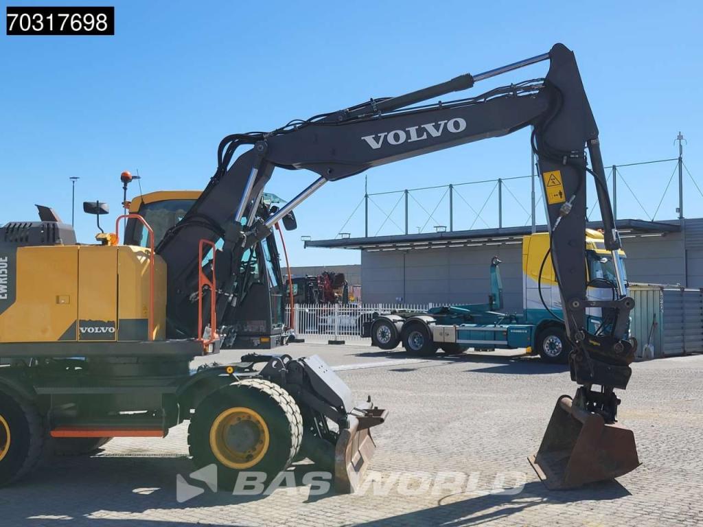 Volvo EWR150 E Outriggers + Blade Foto 11