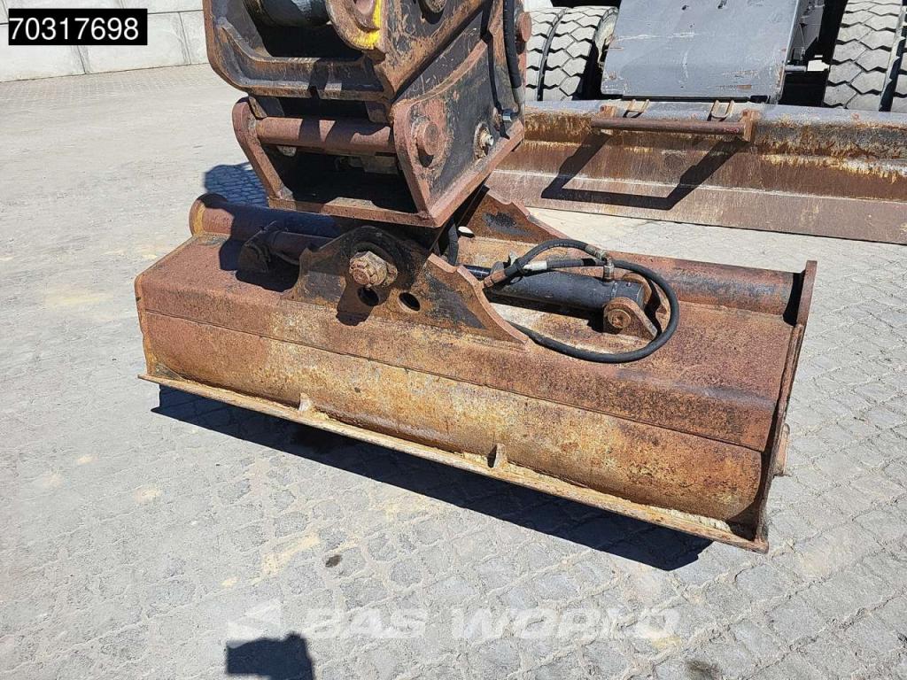 Volvo EWR150 E Outriggers + Blade Foto 15