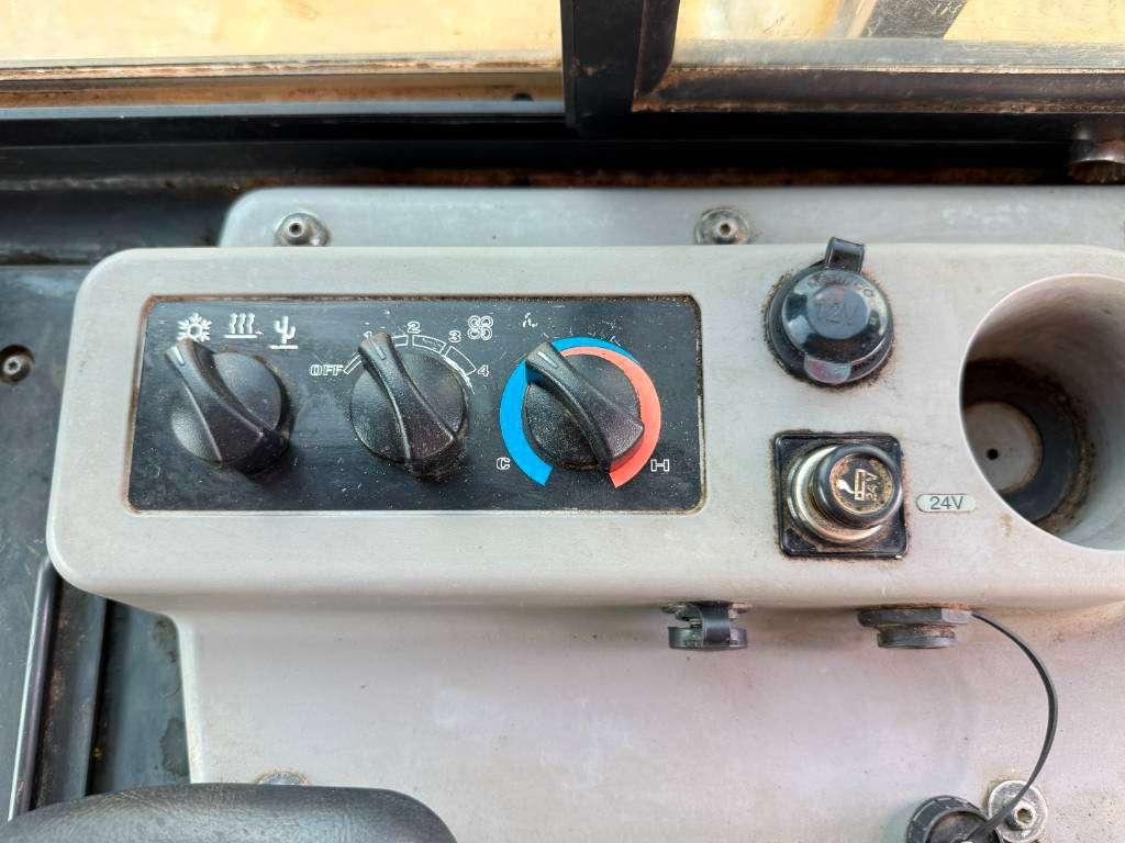 Komatsu D61PX-24 - Ripper Valve / Camera Foto 12