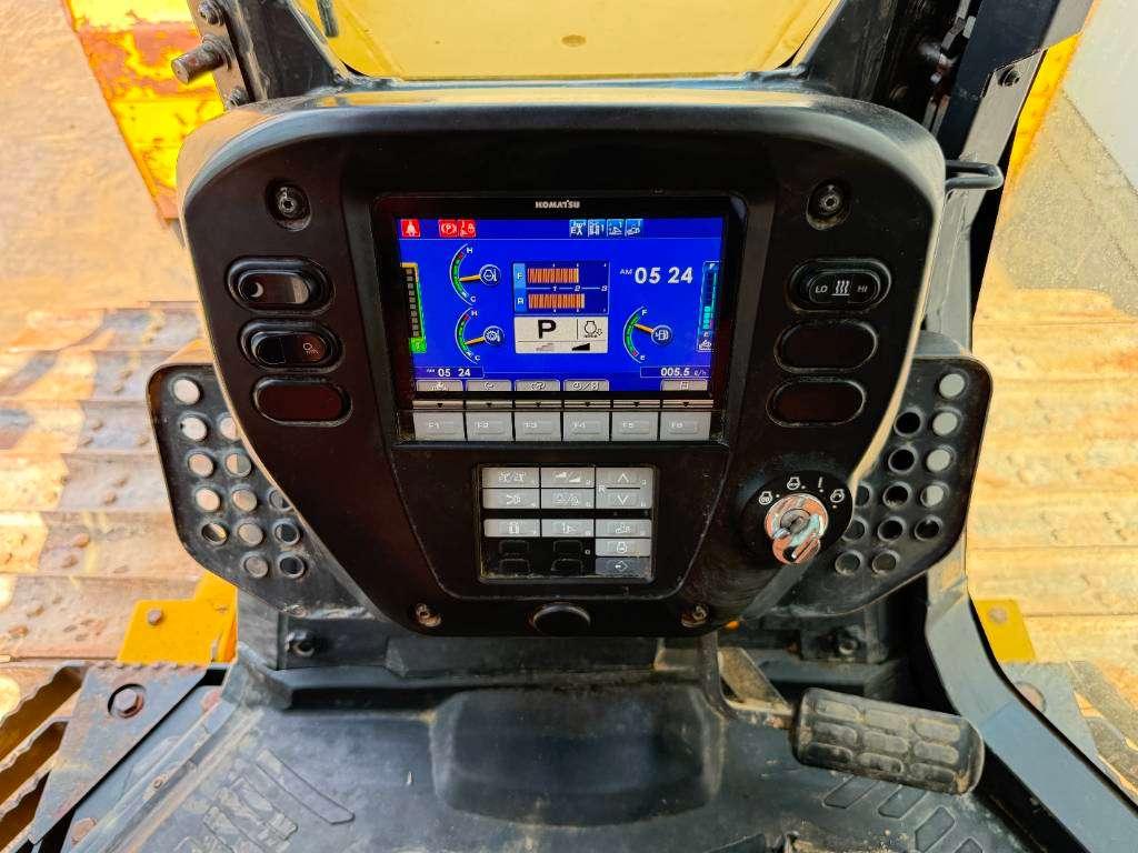 Komatsu D61PX-24 - Ripper Valve / Camera Foto 9