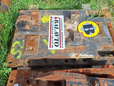 S2 for 25-32 ton excavators Attachment plate in vendita da Balavto