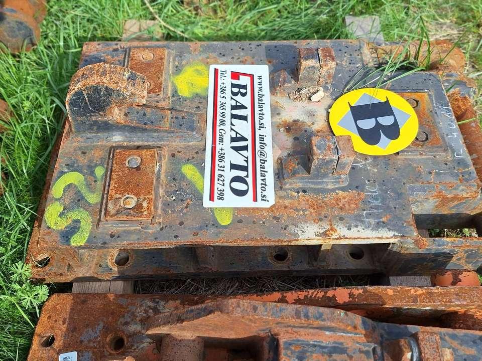 S2 for 25-32 ton excavators Attachment plate Foto 1