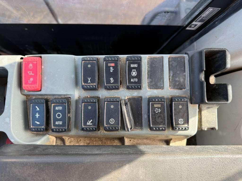 Hitachi ZW250-6 - CDC / 3rd Function / Auto Greasing Foto 15
